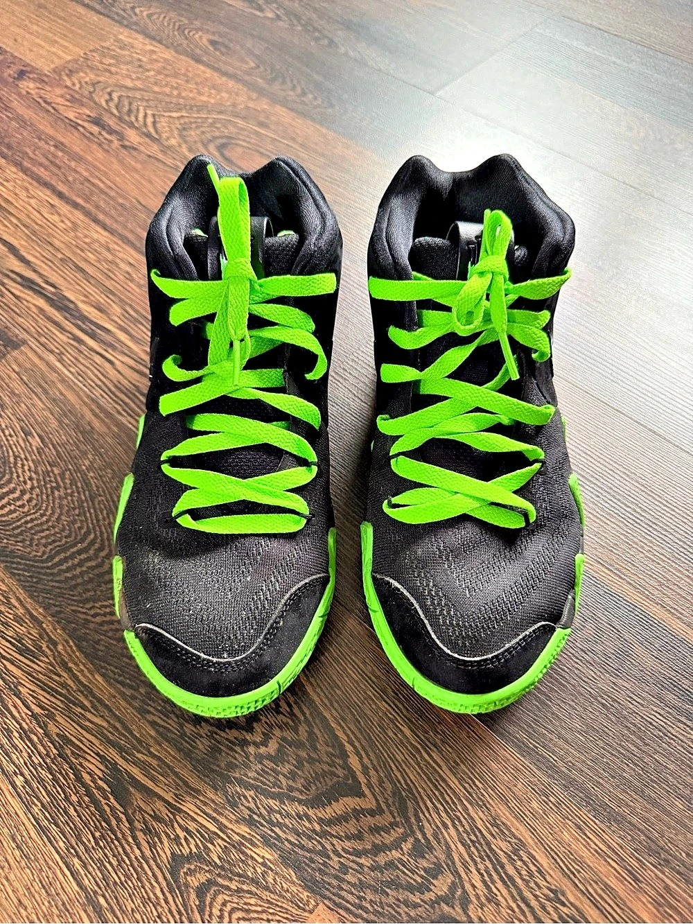 Nike Kyrie 4 Basketball Shoes Black & Green US 7